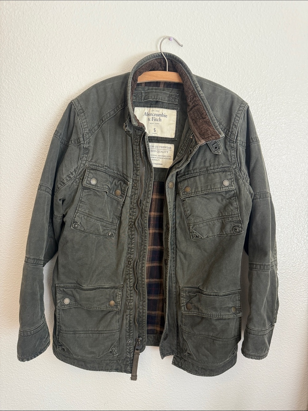 Almost Vintage (2008) Abercrombie & Fitch Men's Military Field Jacket in Olive - Picture 10 of 12